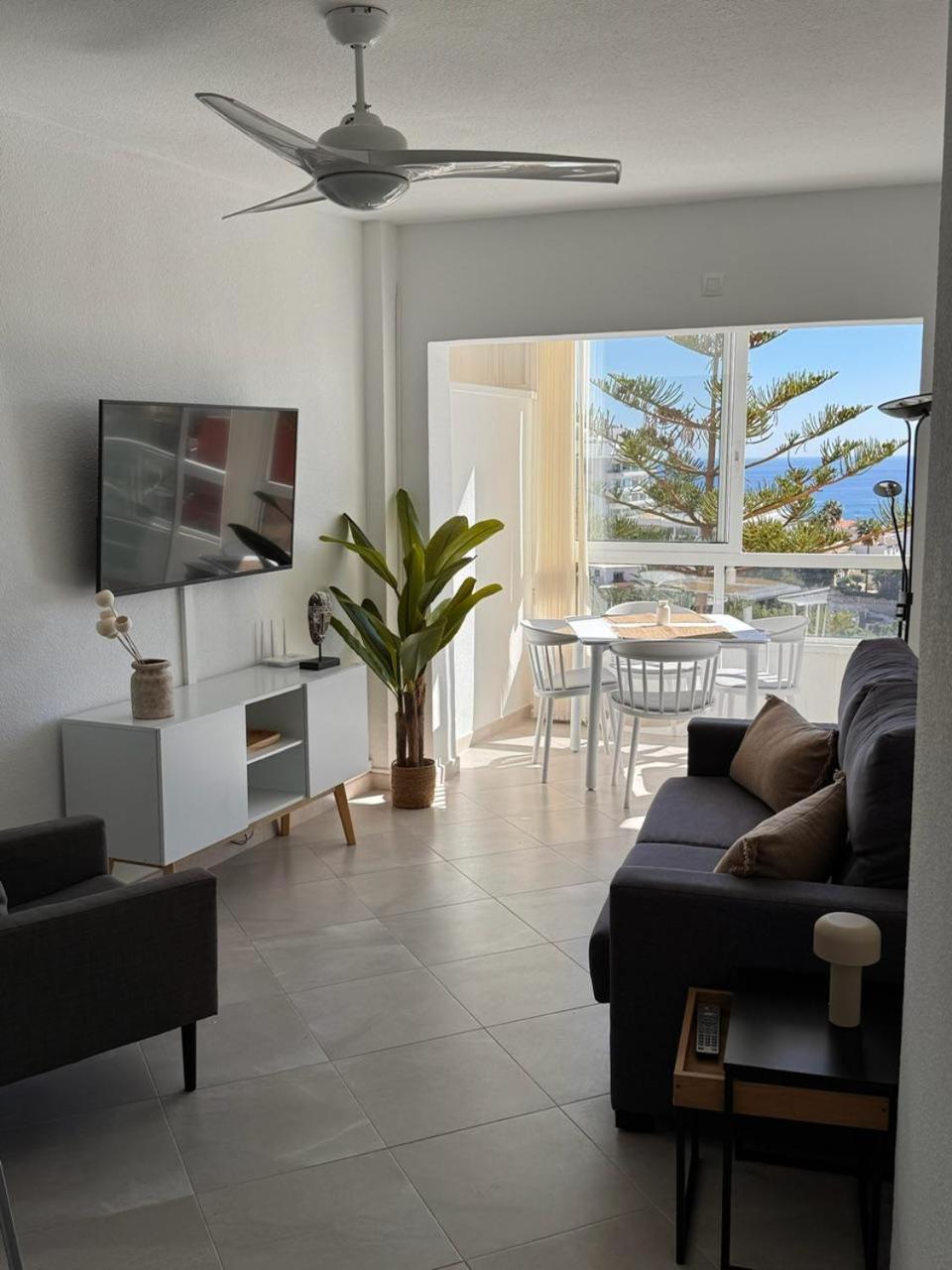 Alessandra 2 Sea View Apartment فوينخيرولا المظهر الخارجي الصورة
