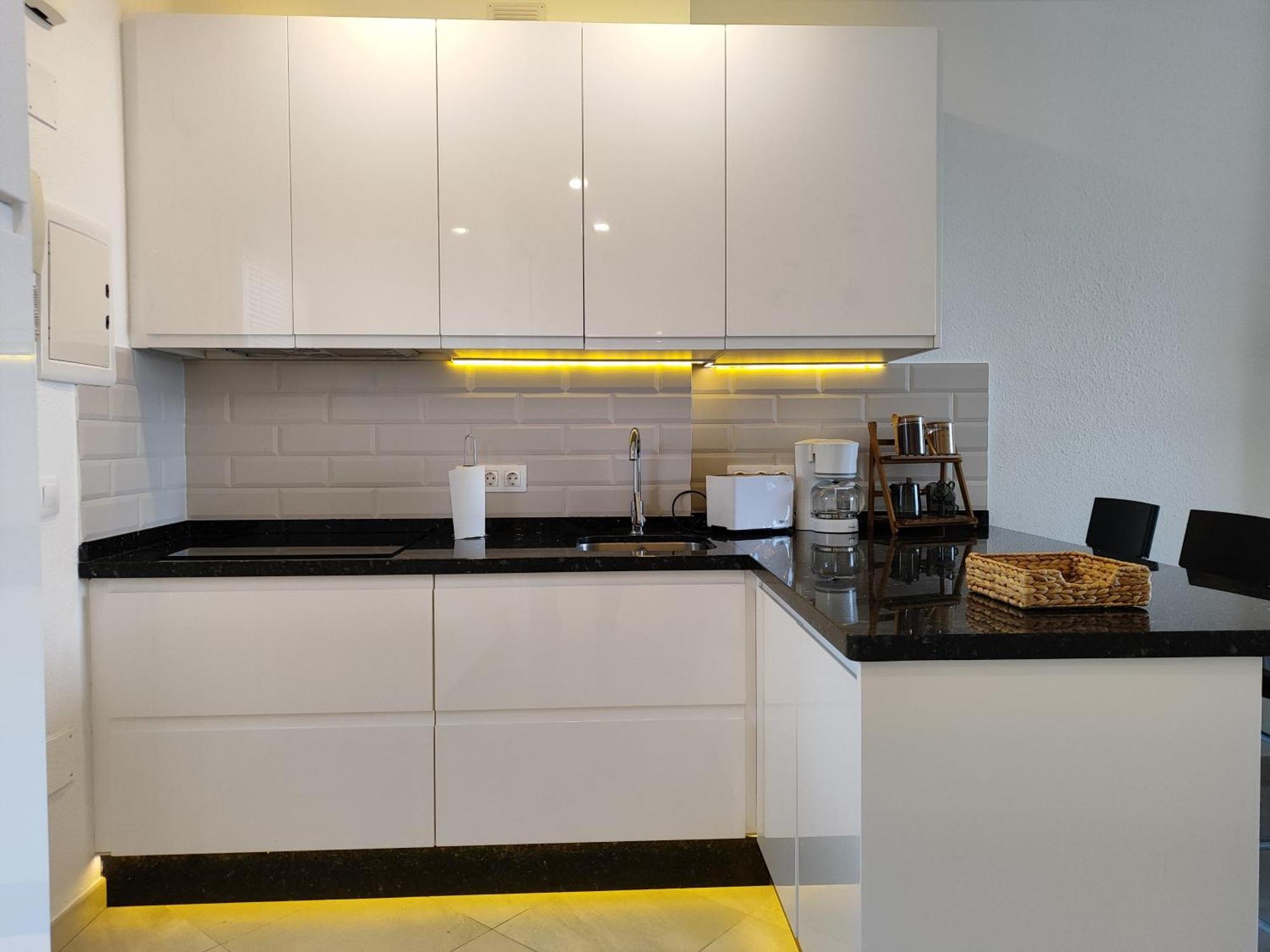 Alessandra 2 Sea View Apartment فوينخيرولا المظهر الخارجي الصورة