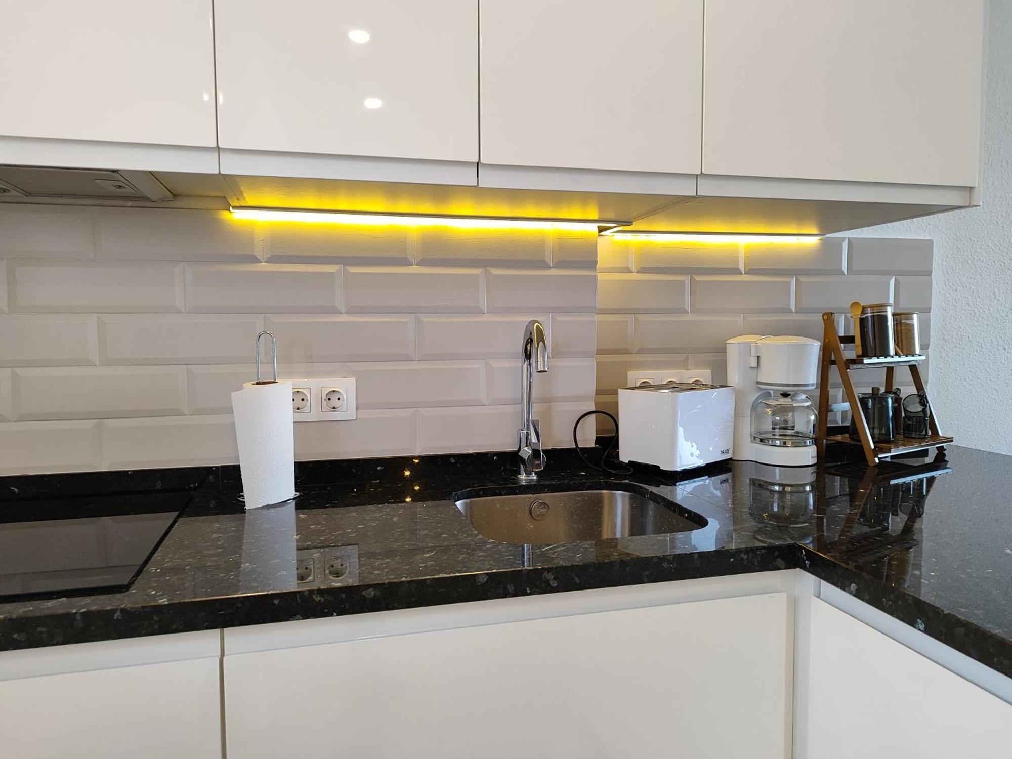 Alessandra 2 Sea View Apartment فوينخيرولا المظهر الخارجي الصورة
